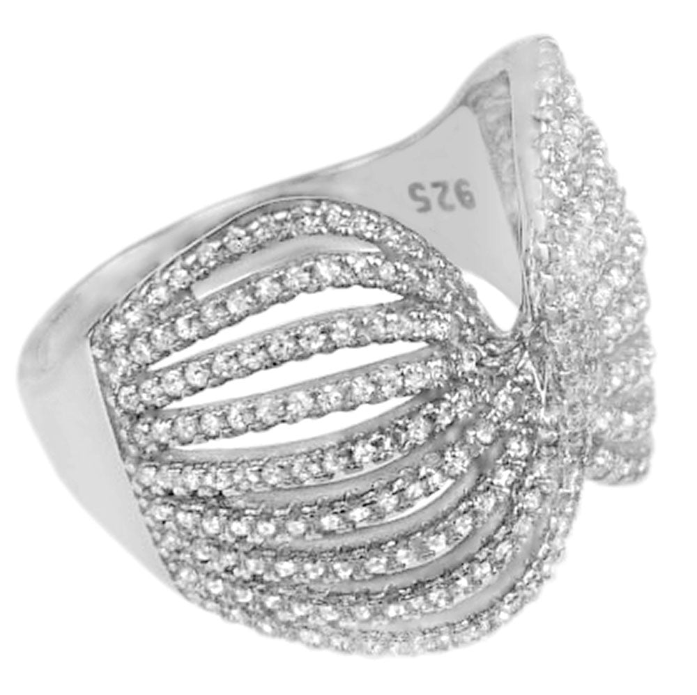 Twisted CZ lines Ring
